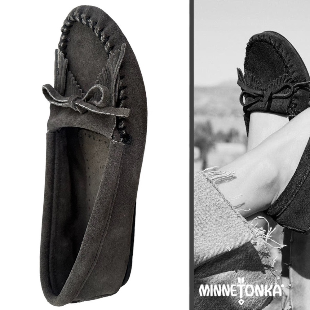 Minnetonka Leather Suede Women’s Moccasins size 7.5
Dark gray